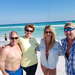 Meet your Posher, Laura